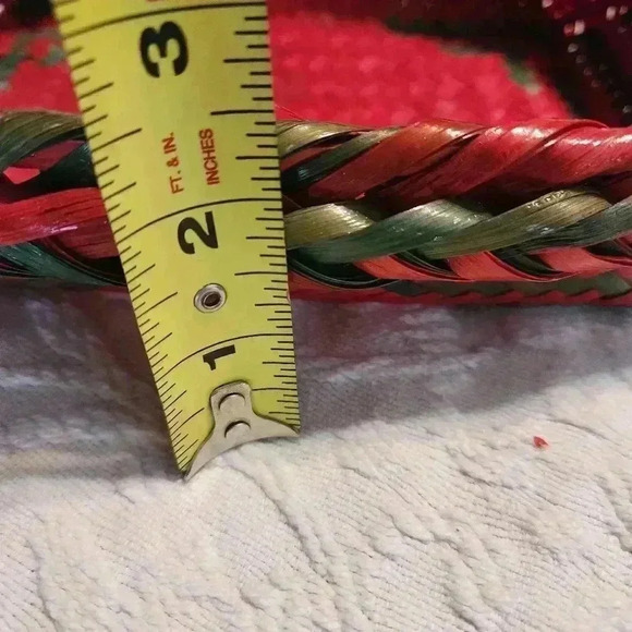 Christmas Woven Red & Green Baskets Set Of 2 Nesting Casserole Serving Baskets - Picture 8 of 8